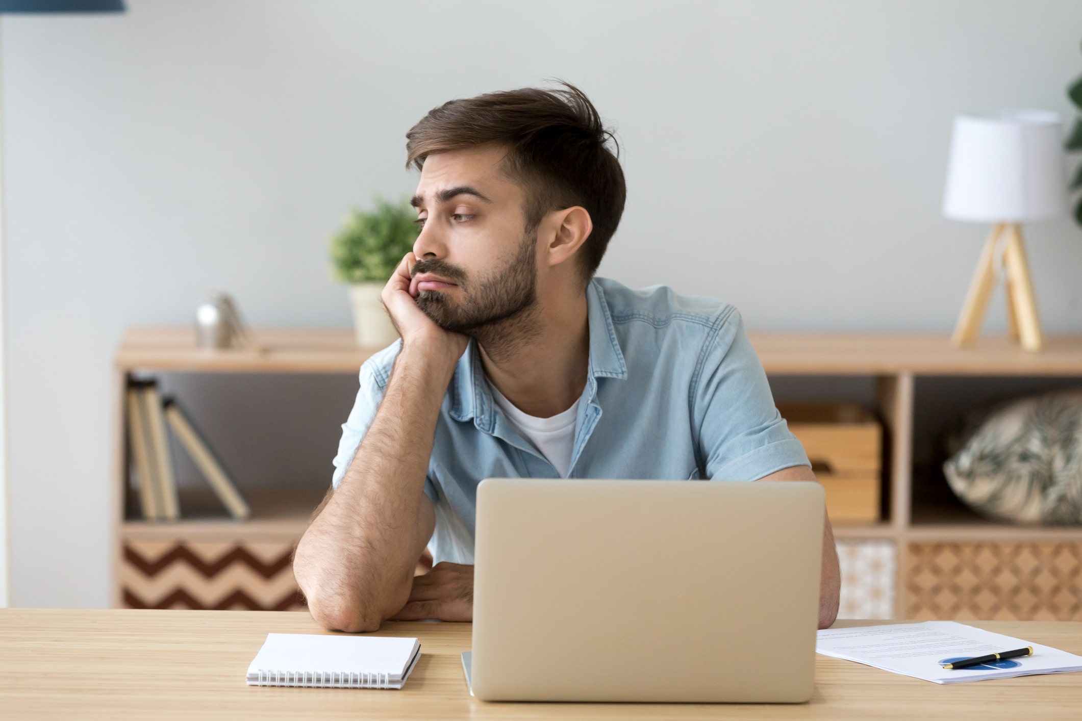 man with high-functioning depression struggles to focus