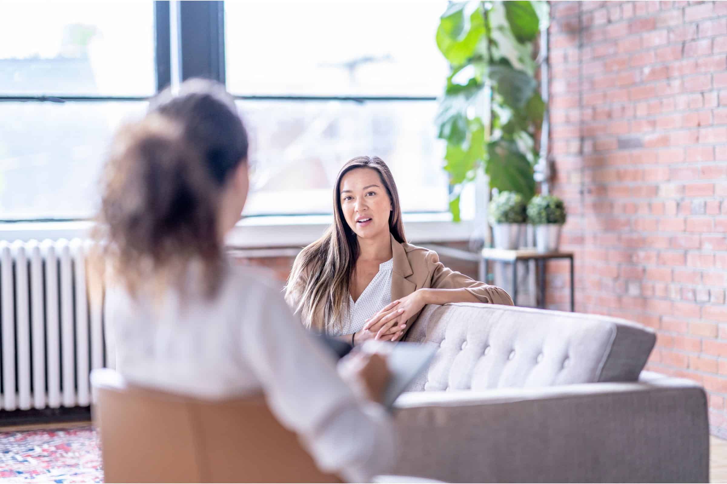 What is Quiet Borderline Personality Disorder? (Signs + Symptoms)